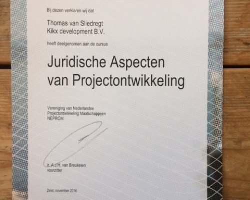 Thomas van Sliedregt haalt certificaat voor juridische aspecten van projectontwikkeling